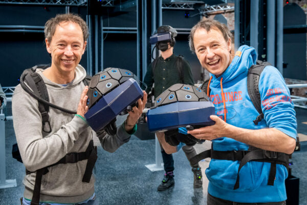 Gerrit & Frederik Braun Gerrit und Frederik Braun mit den VR-Helmen von YULLBE WUNDERLAND